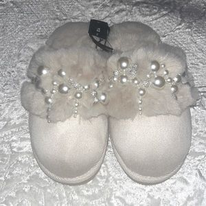 Closed Toe Slippers